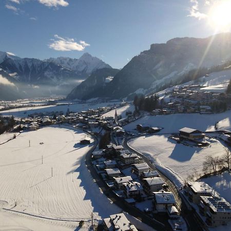 Holiday Flat Daniela, Hippach Im Zillertal Bagian luar foto